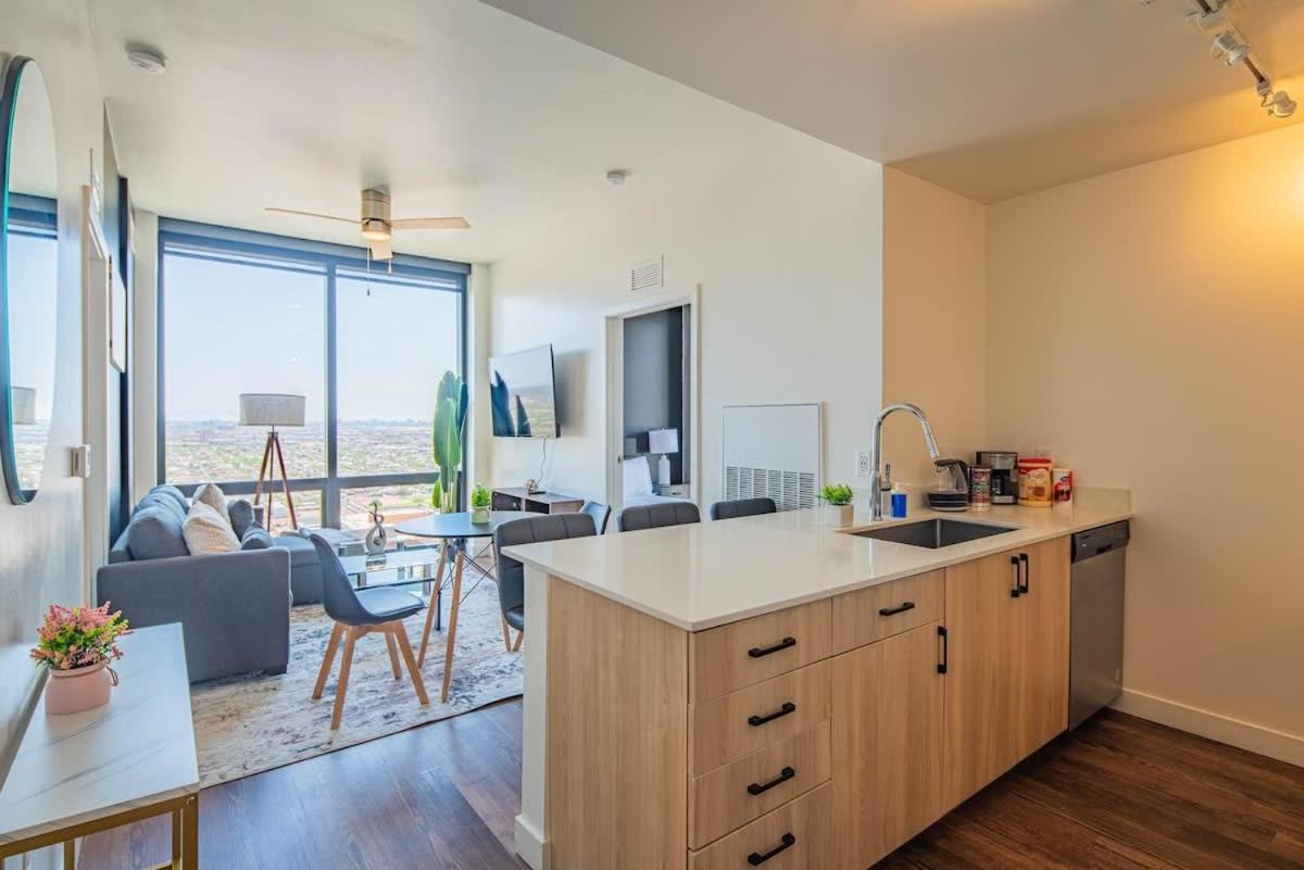 Detailed 2Bd, Highrise Dt, Pool, Gym, Parking, Sleeps 8 Appartement Phoenix Buitenkant foto